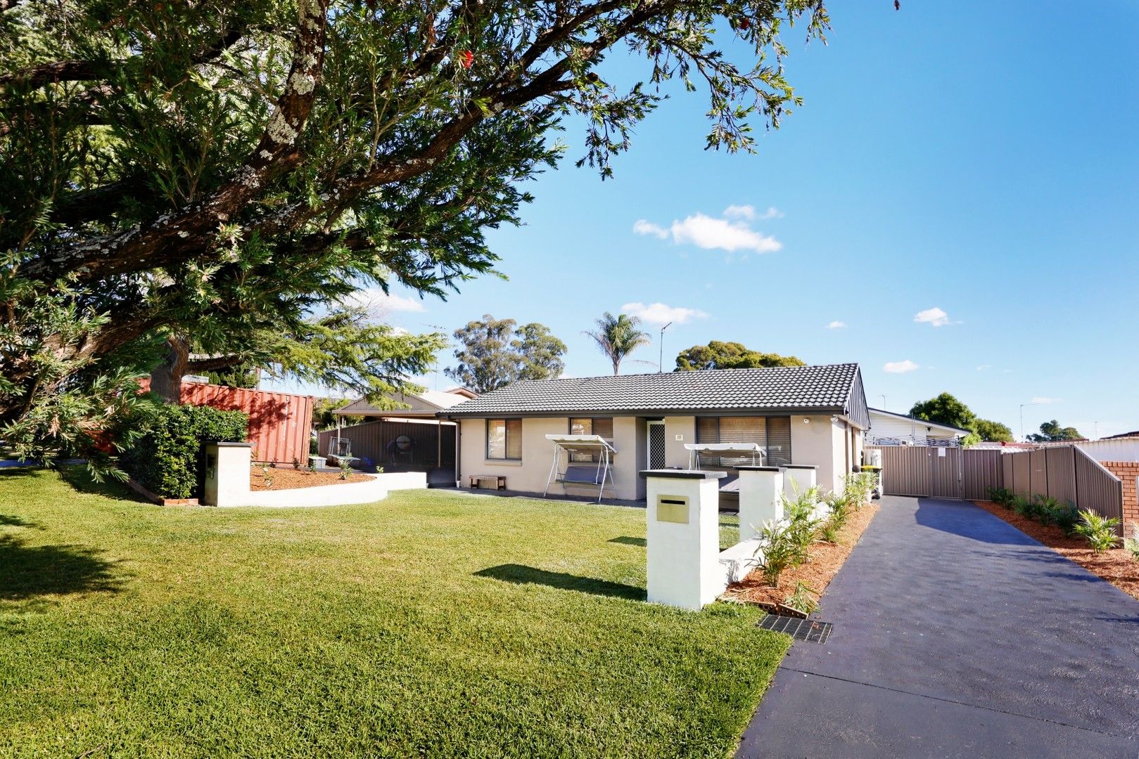 10 & 10A Olliver Crescent, St Clair NSW 2759, Image 0