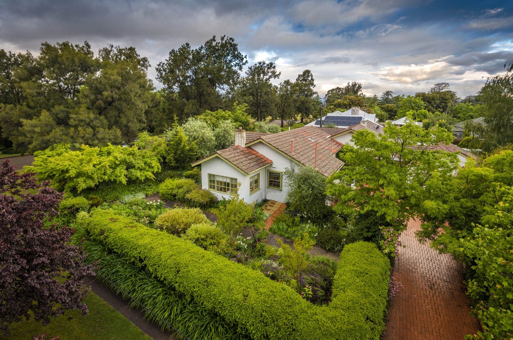 5 bedrooms House in 17 Monaro  Crescent GRIFFITH ACT, 2603