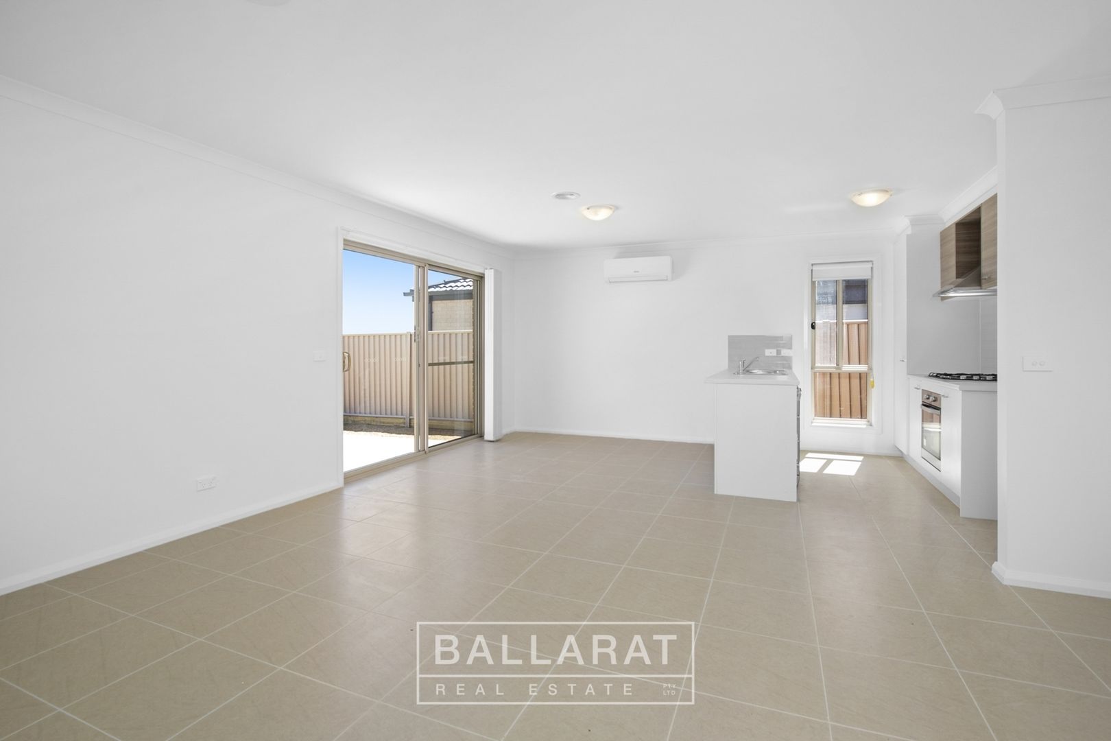 9 Masters Drive, Winter Valley VIC 3358, Image 2