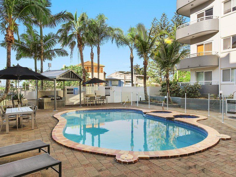 2 bedrooms Apartment / Unit / Flat in 11/14 Jefferson Lane PALM BEACH QLD, 4221