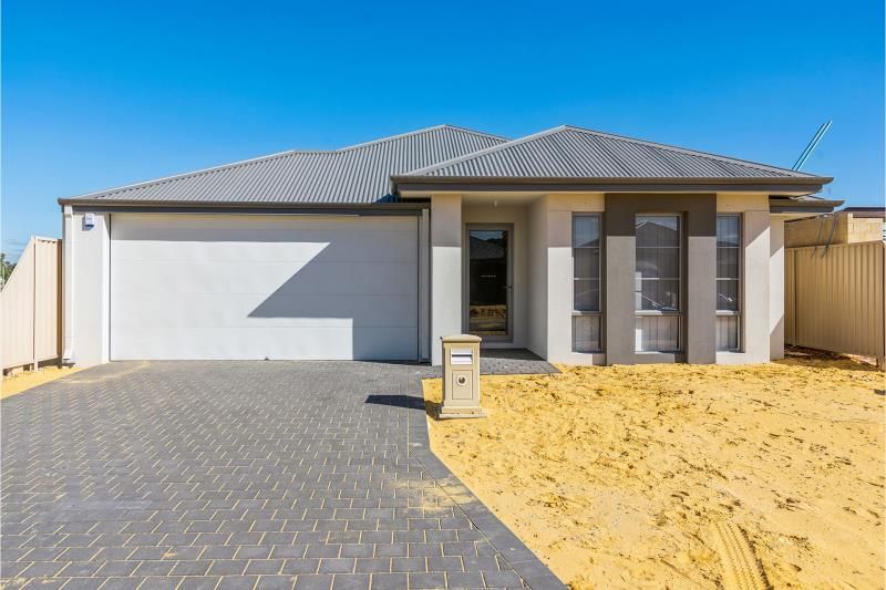 3 bedrooms House in 14 Pierrepoint Loop CHAMPION LAKES WA, 6111