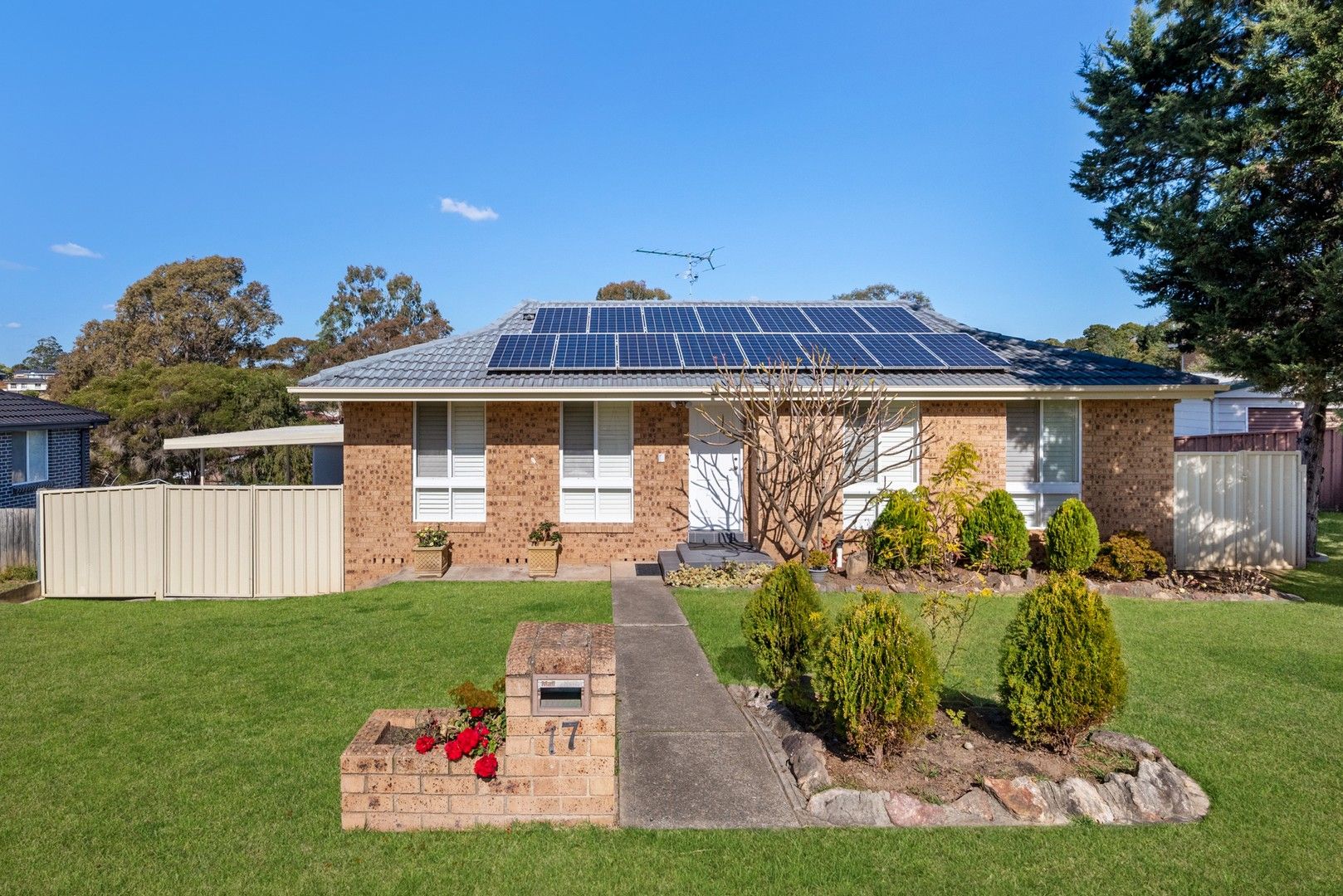 17 Brownlow Place, Ambarvale NSW 2560, Image 0