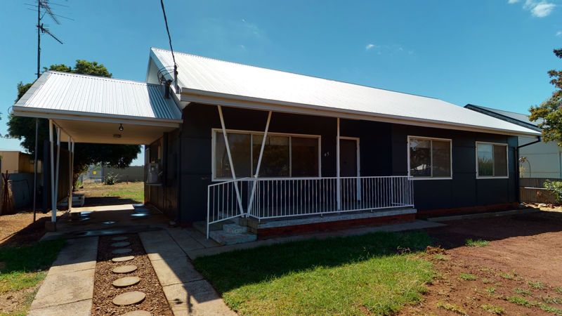 3 bedrooms House in 45 Cowabbie Street COOLAMON NSW, 2701
