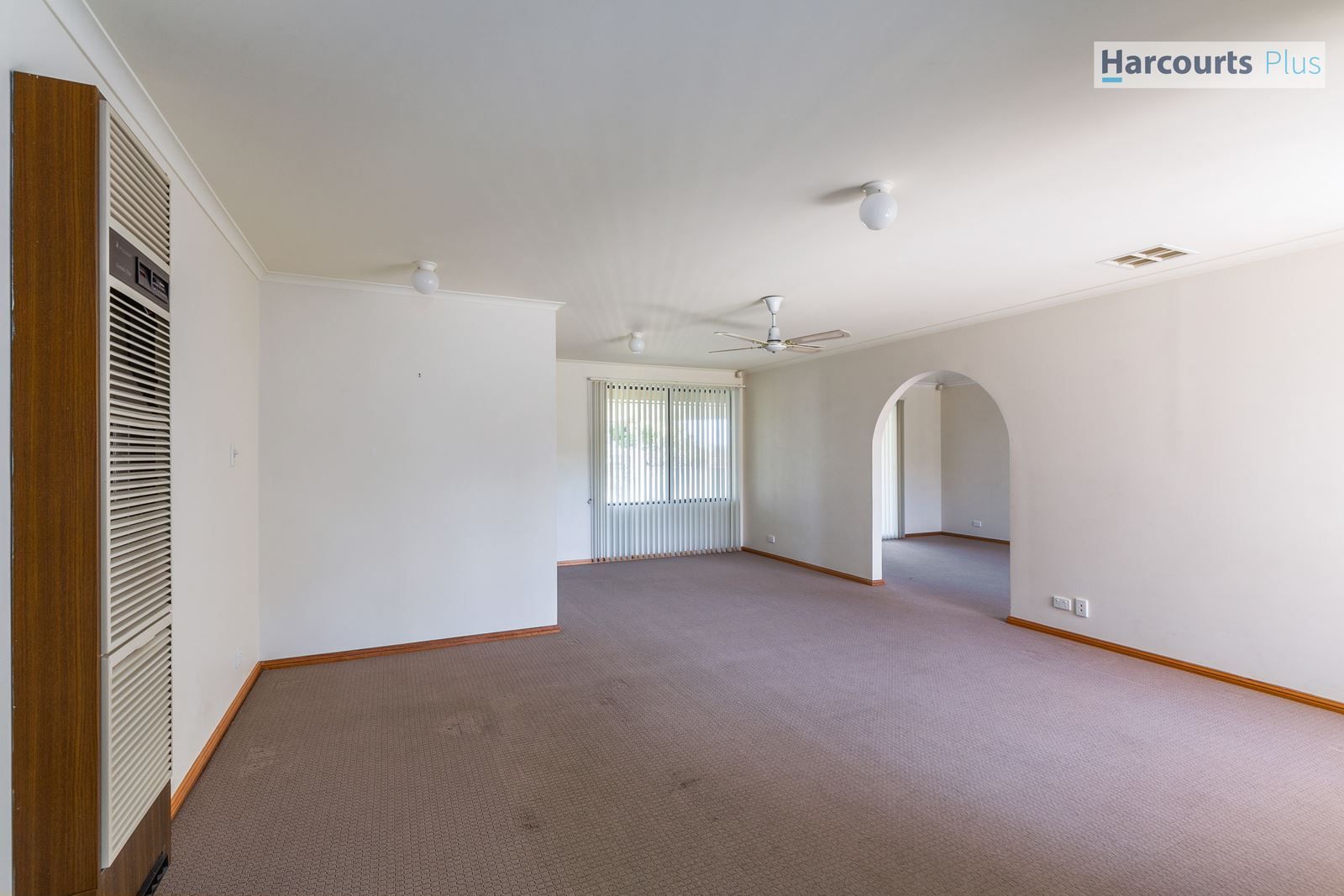 32 Rogana Crescent, Hallett Cove SA 5158, Image 2