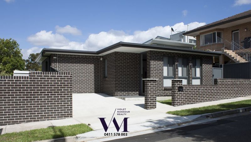3 bedrooms House in 2/84 Waratah St CROYDON PARK NSW, 2133