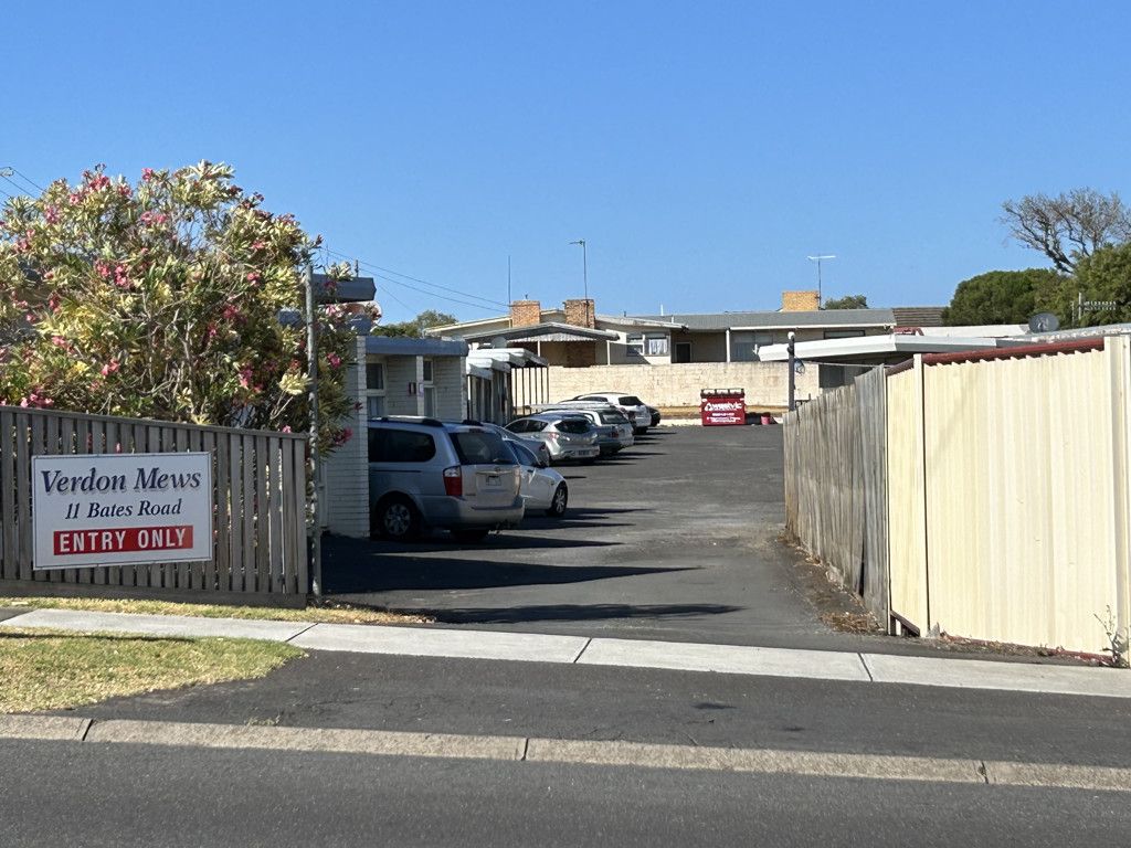 1 bedrooms Studio in 11/11 Bates Road WARRNAMBOOL VIC, 3280
