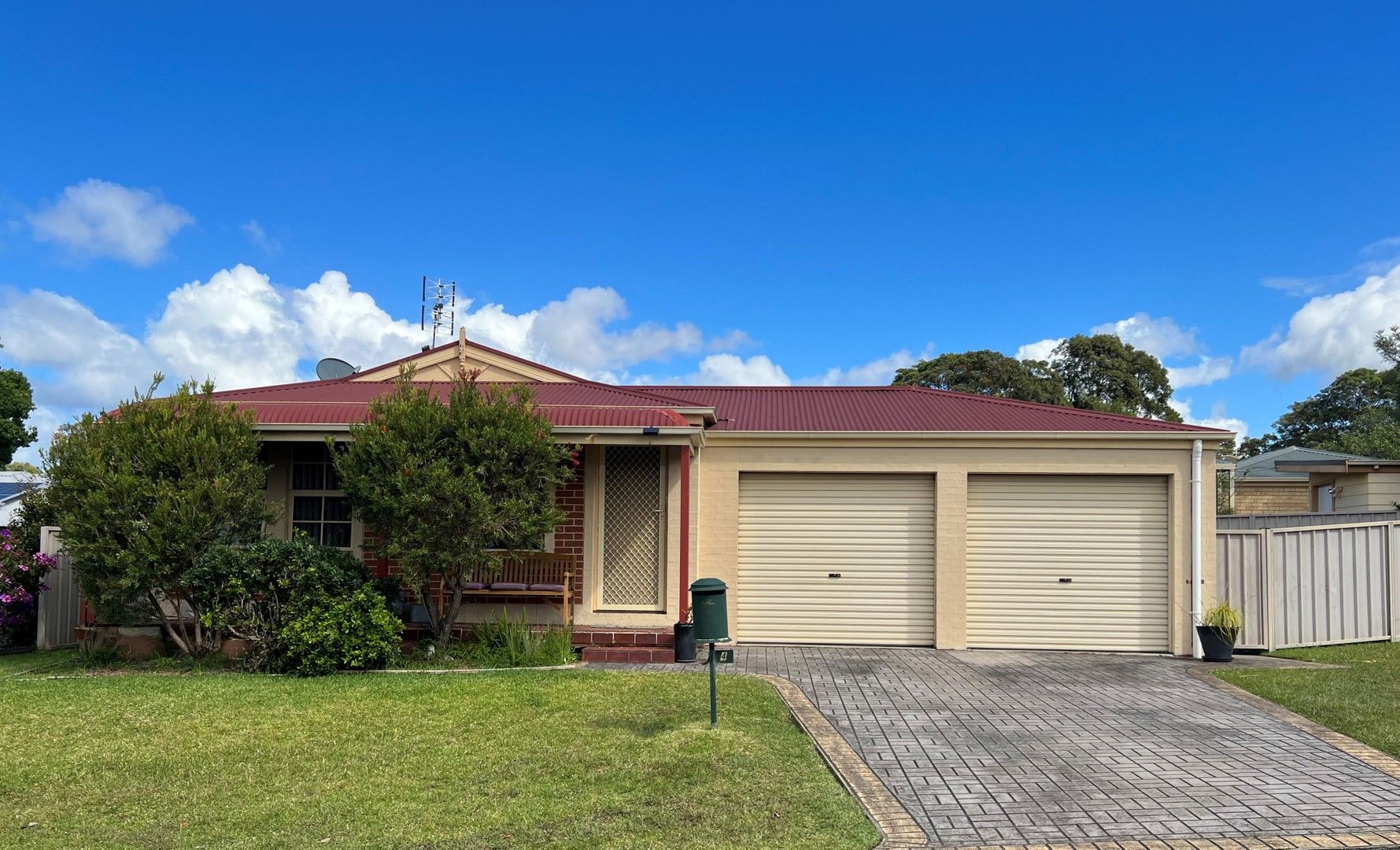 3 bedrooms House in 4 Radford Place LAKE MUNMORAH NSW, 2259