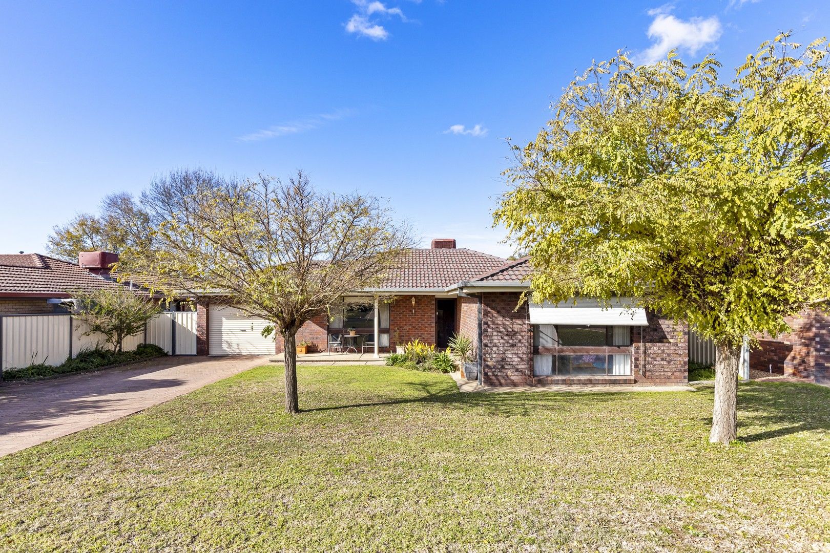 3 bedrooms House in 23 Naretha Street GLENFIELD PARK NSW, 2650