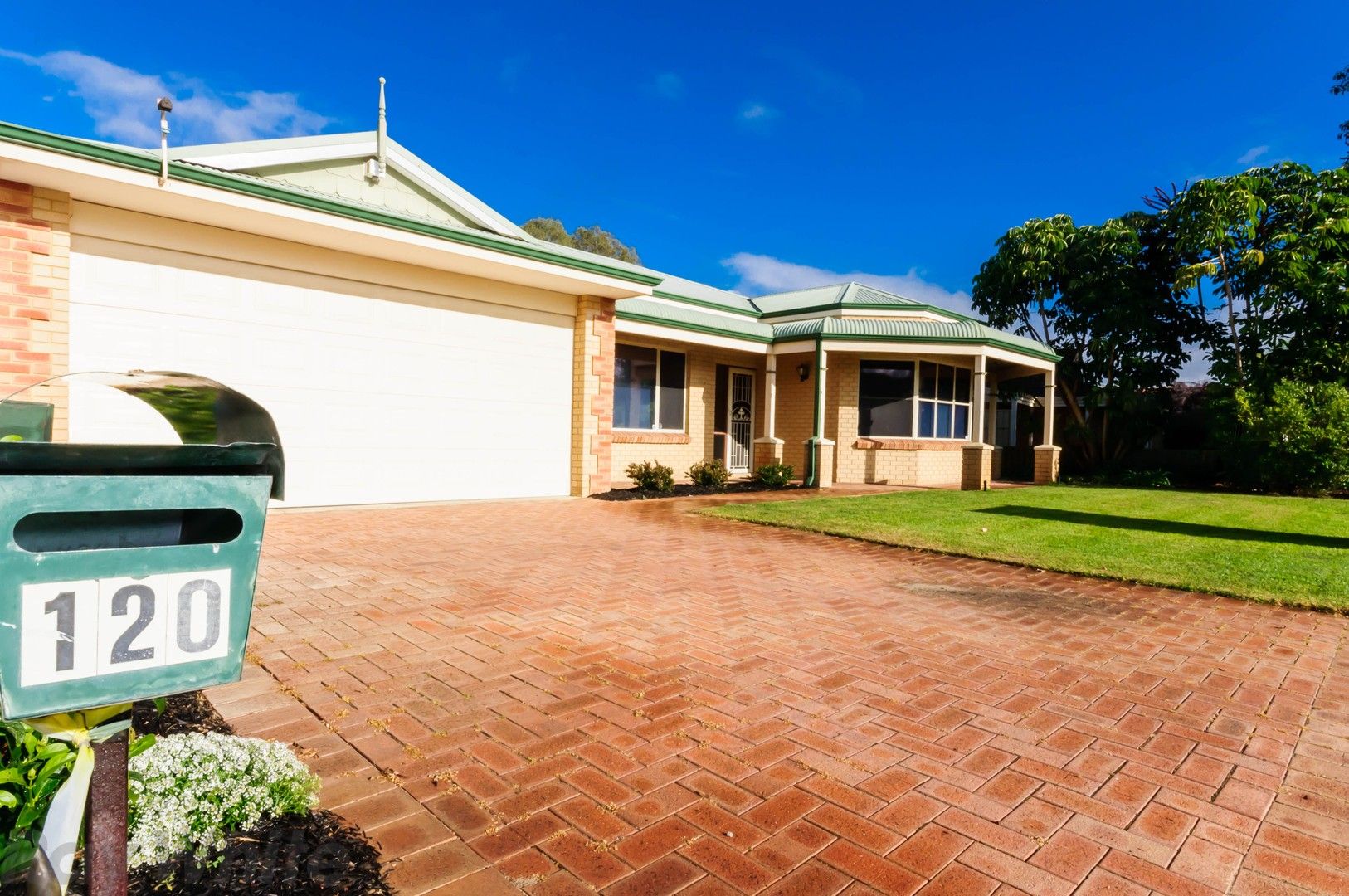 4 bedrooms House in 120 Fitzroy Road RIVERVALE WA, 6103