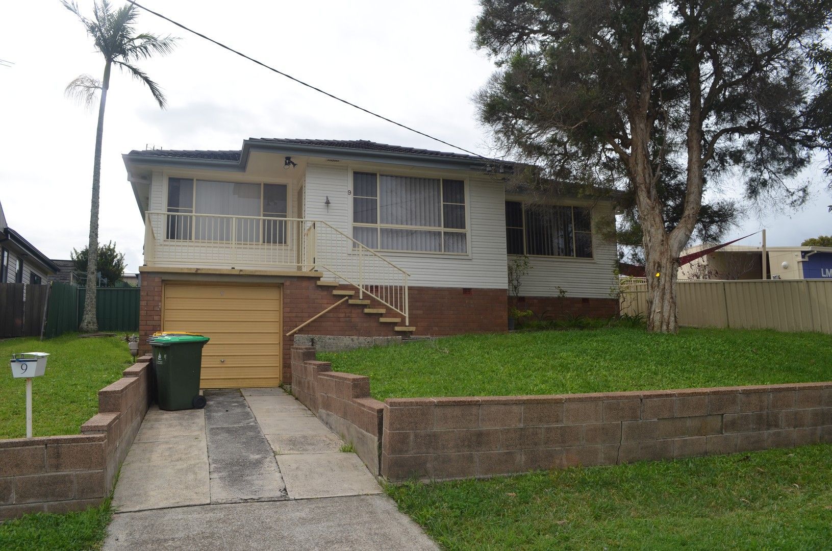 3 bedrooms House in 9 Davies Parade MOUNT HUTTON NSW, 2290