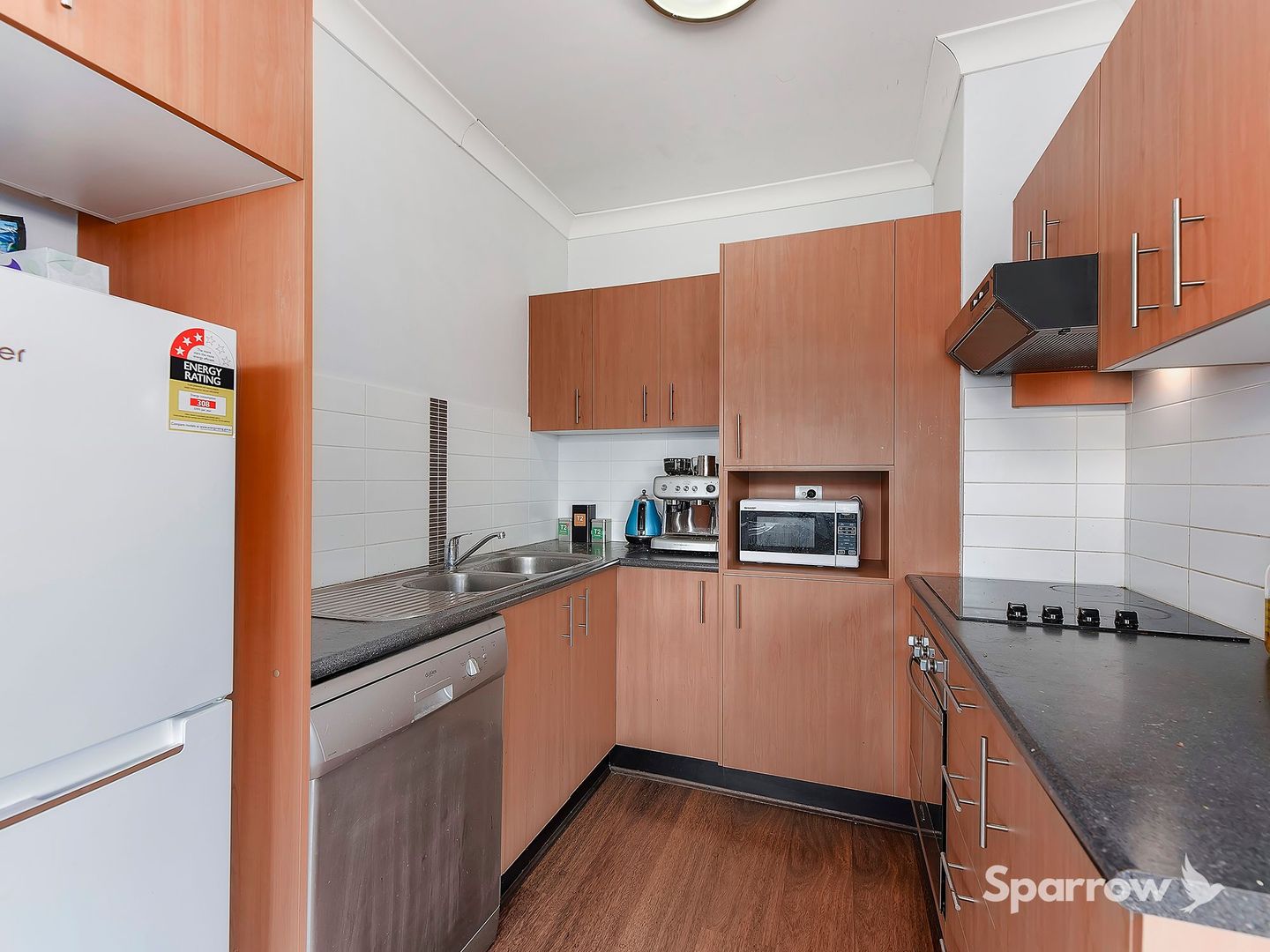 8/8 Kitchener Street, Coorparoo QLD 4151, Image 2