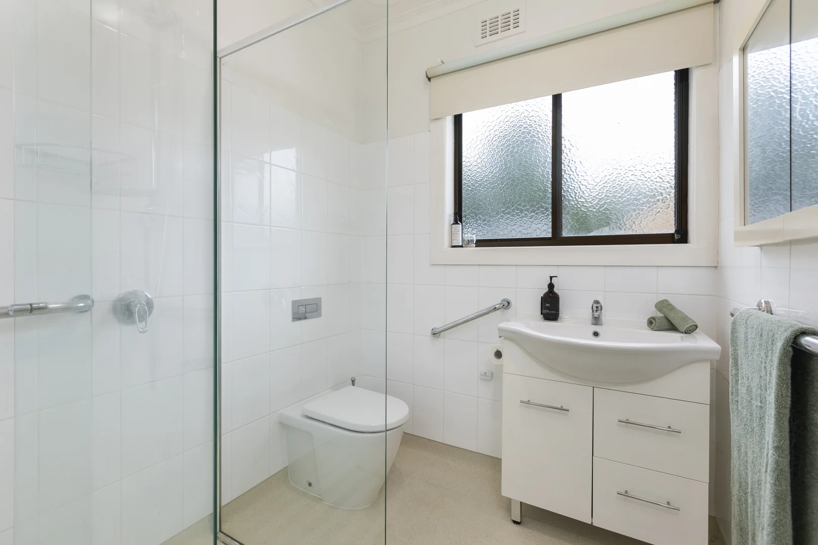 Additional image 8 of 2 Lawborough Avenue, Parkdale VIC 3195