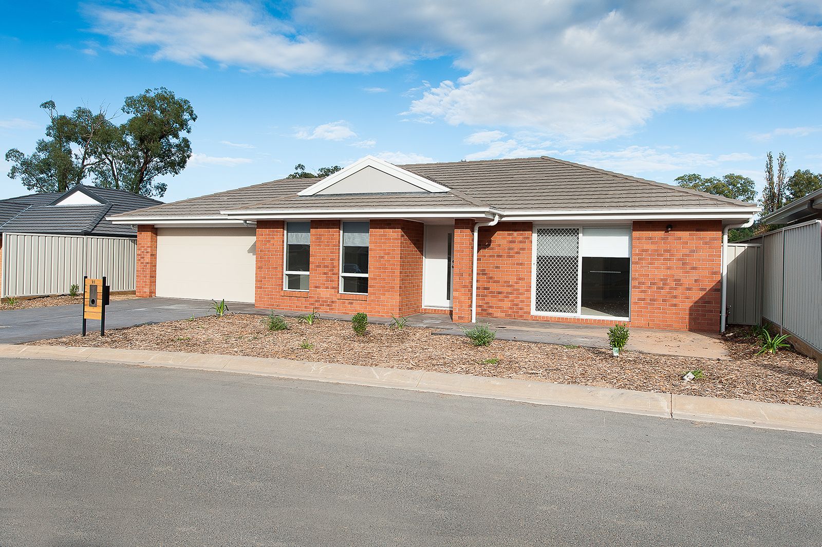 3 bedrooms Townhouse in 21 Brookfield Mews LAVINGTON NSW, 2641