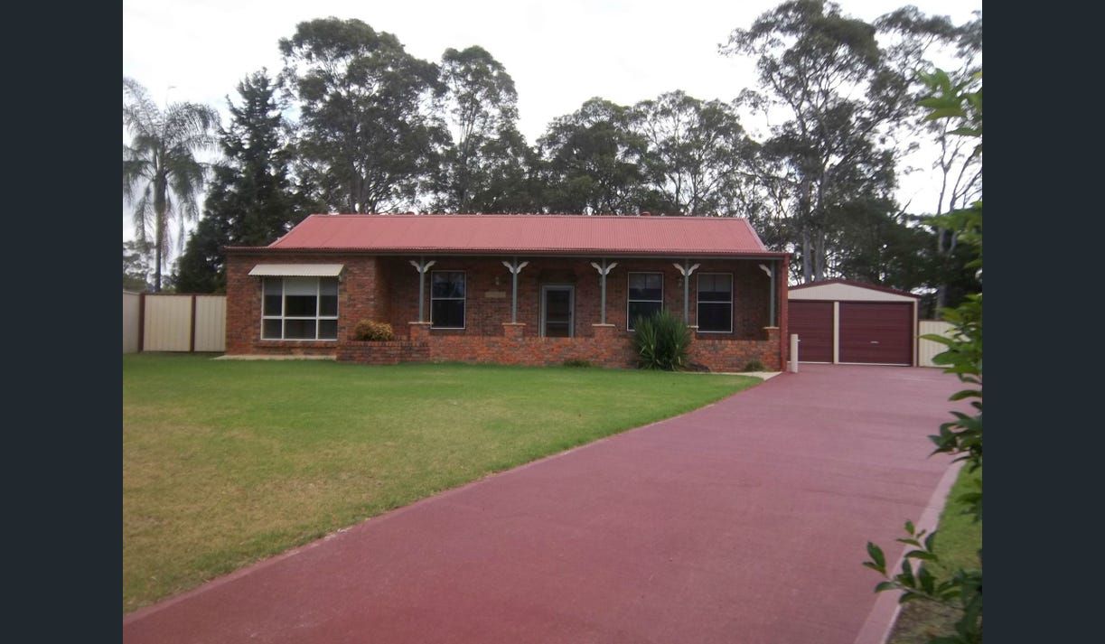 4 bedrooms House in 4 Robyn Place TAHMOOR NSW, 2573