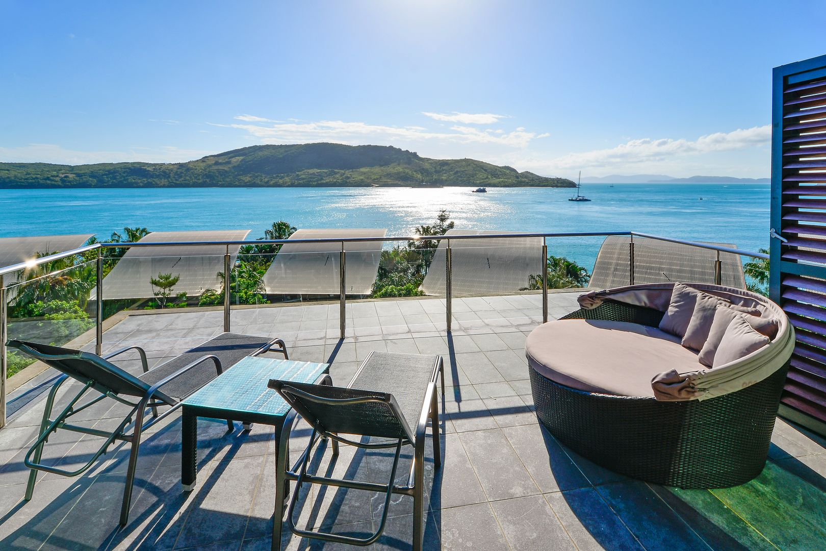 yacht club villas hamilton island for sale