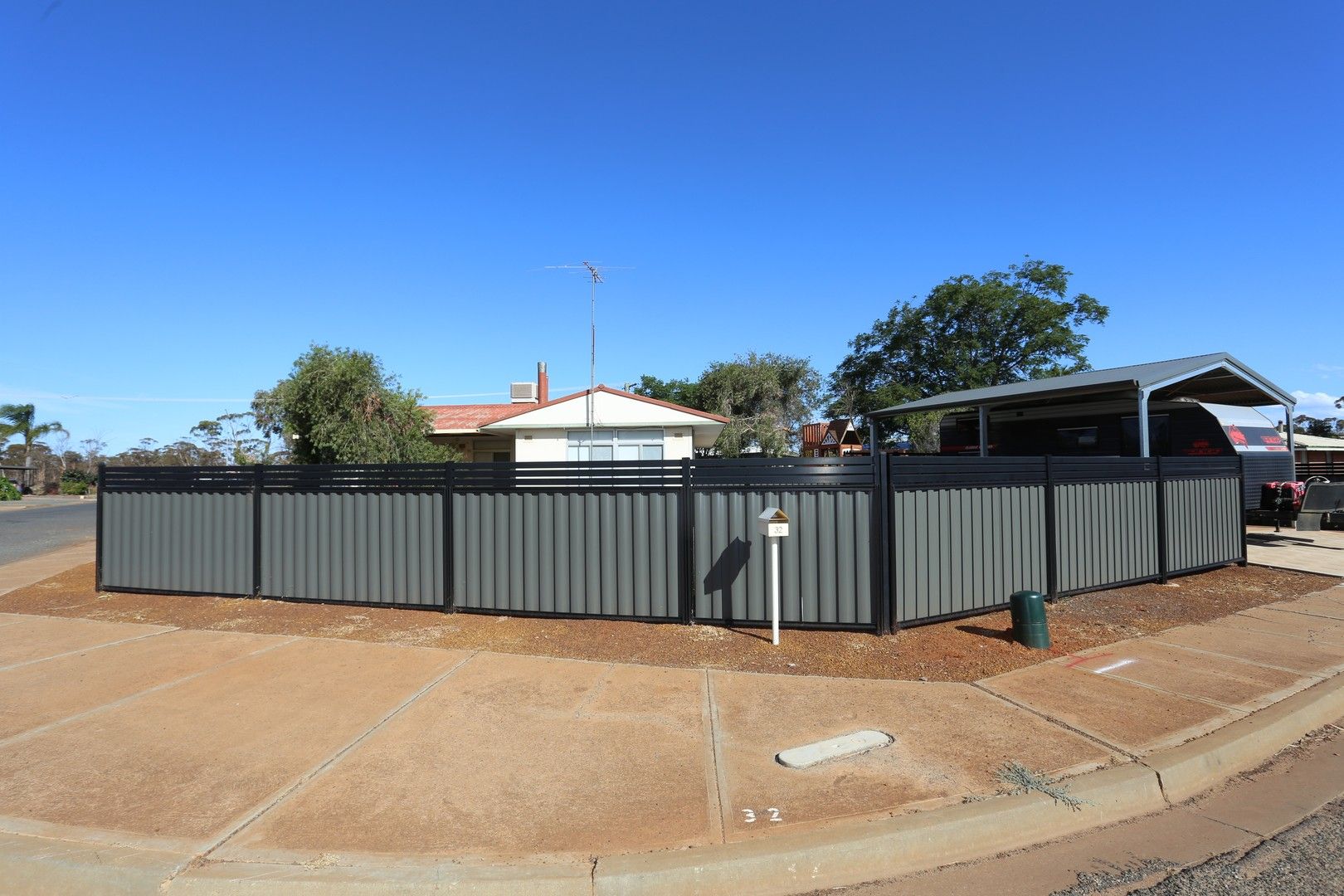 3 bedrooms House in 32 Hopbush St KAMBALDA WEST WA, 6442