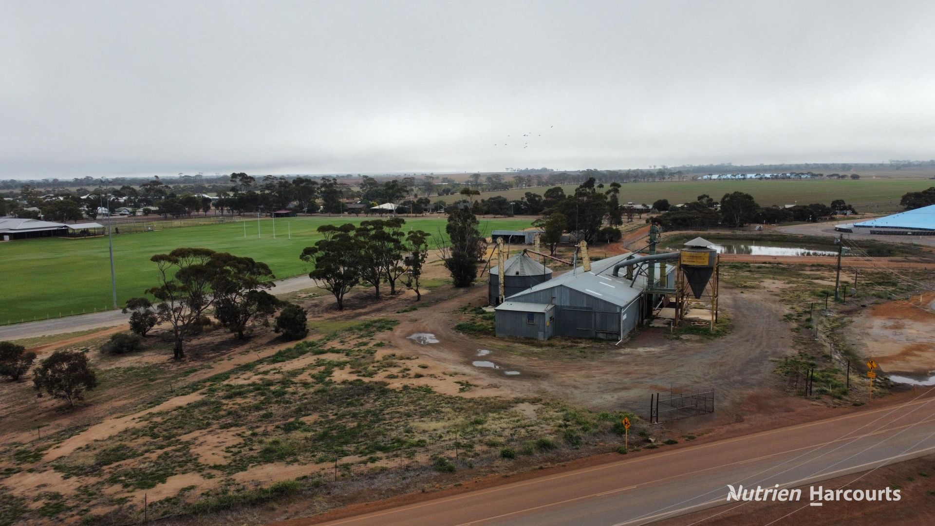 105 Latham Road, Narembeen WA 6369, Image 2