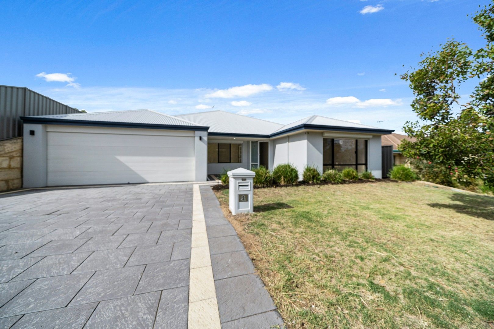 4 bedrooms House in 3 Halstead Turn WELLARD WA, 6170
