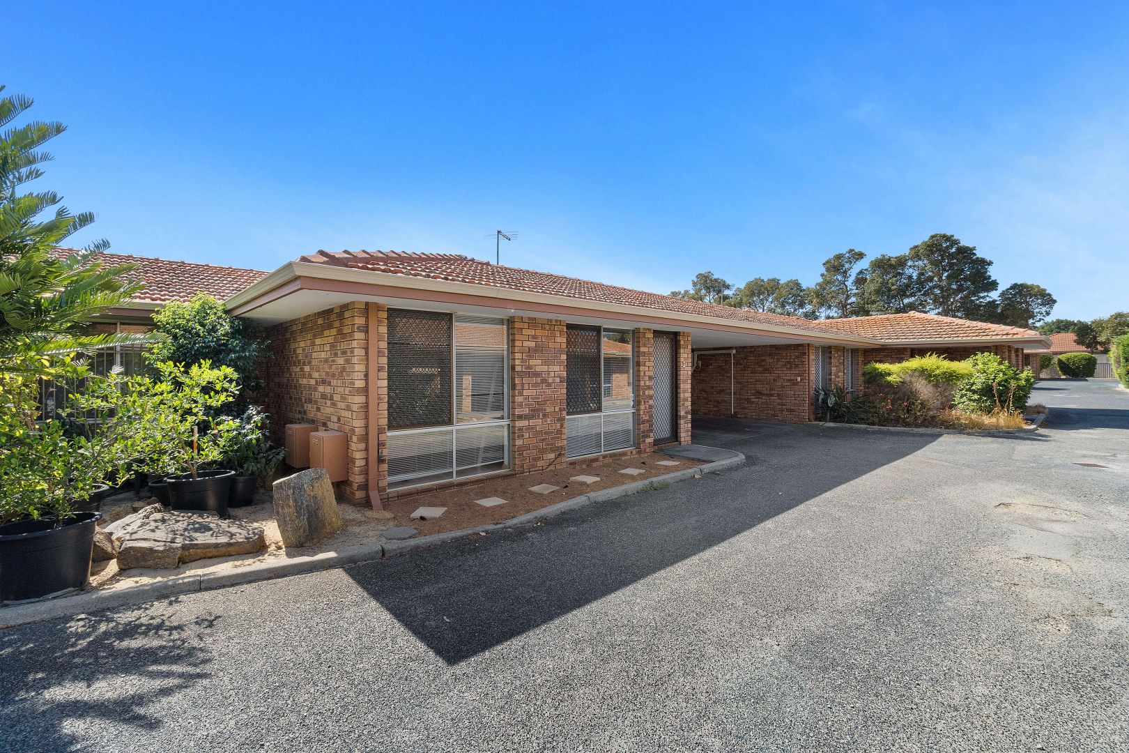 2/99 Seventh Road, Armadale WA 6112, Image 2