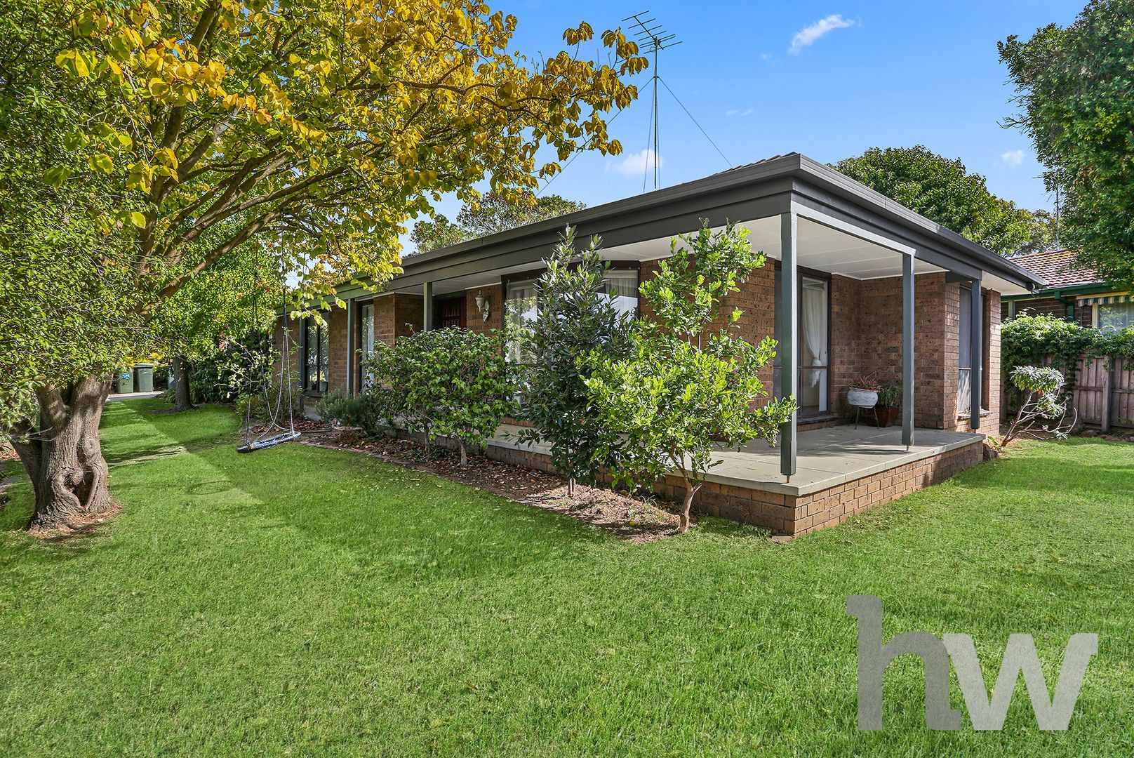 4 bedrooms House in 2 Stratford Court GROVEDALE VIC, 3216