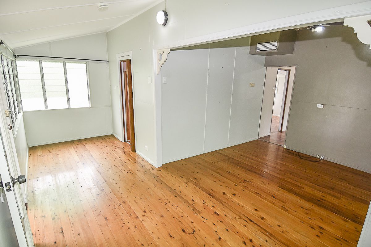 17 Cambridge Street, Charters Towers City QLD 4820 House For Rent