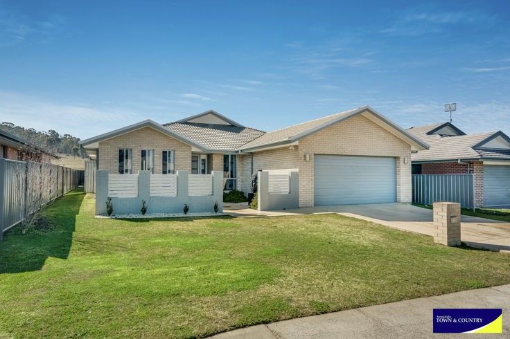 30 Albion Close, Armidale NSW 2350, Image 0