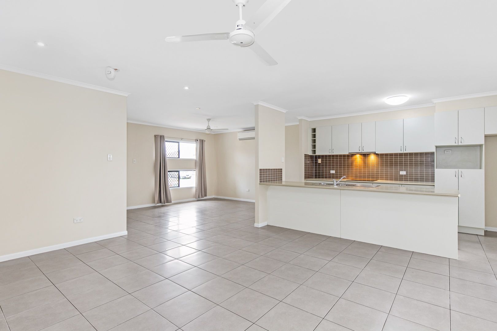 36 Beach Oak Drive, Mount Low QLD 4818, Image 2