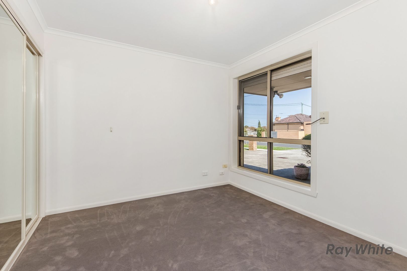 2B Leslie Street, St Albans VIC 3021, Image 2