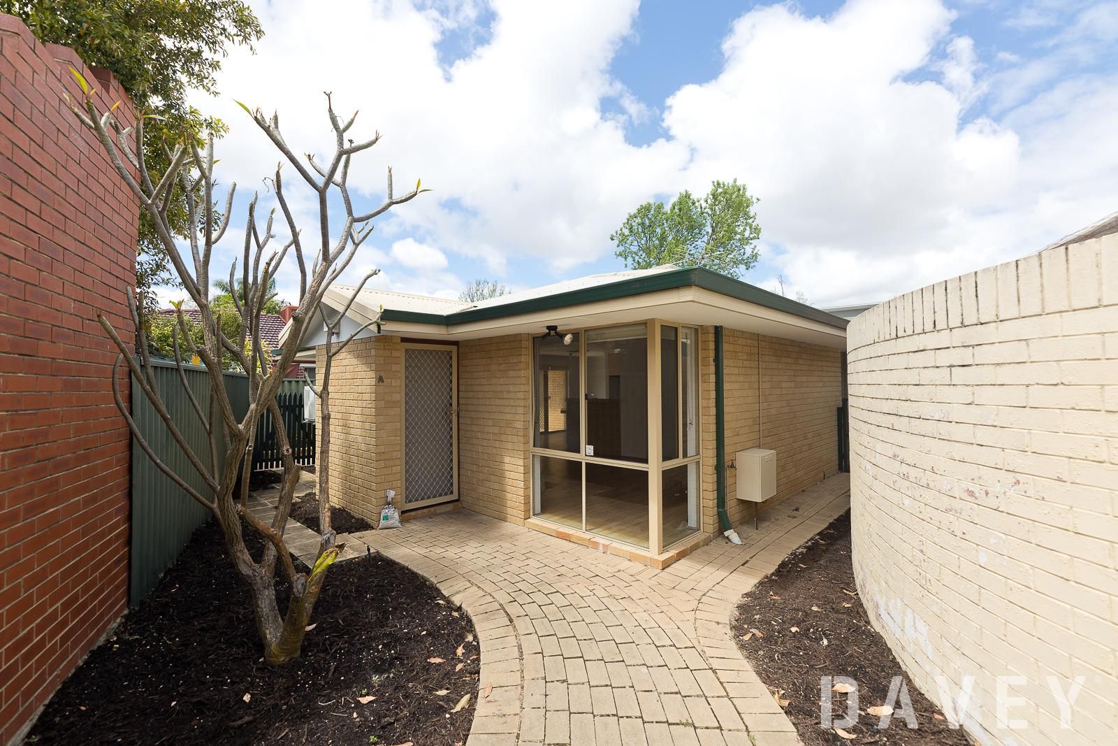 3 bedrooms House in 112A Alexander Drive DIANELLA WA, 6059