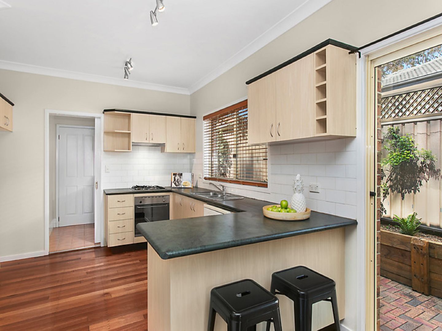 6 Longview Crescent, Stanwell Tops NSW 2508, Image 2
