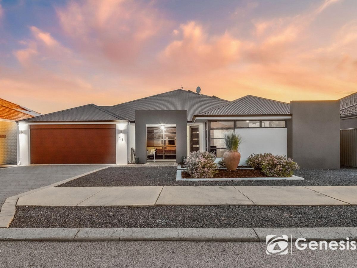 4 bedrooms House in 19 Sheldon Street PIARA WATERS WA, 6112