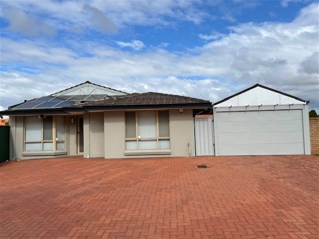 3 bedrooms House in 30 Paperbark Way MORLEY WA, 6062