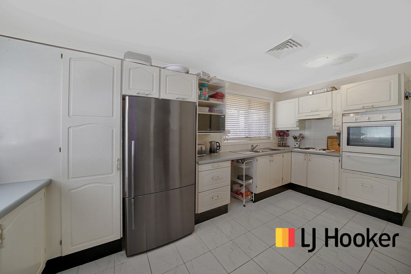 6 Spumante Close, Eschol Park NSW 2558, Image 1