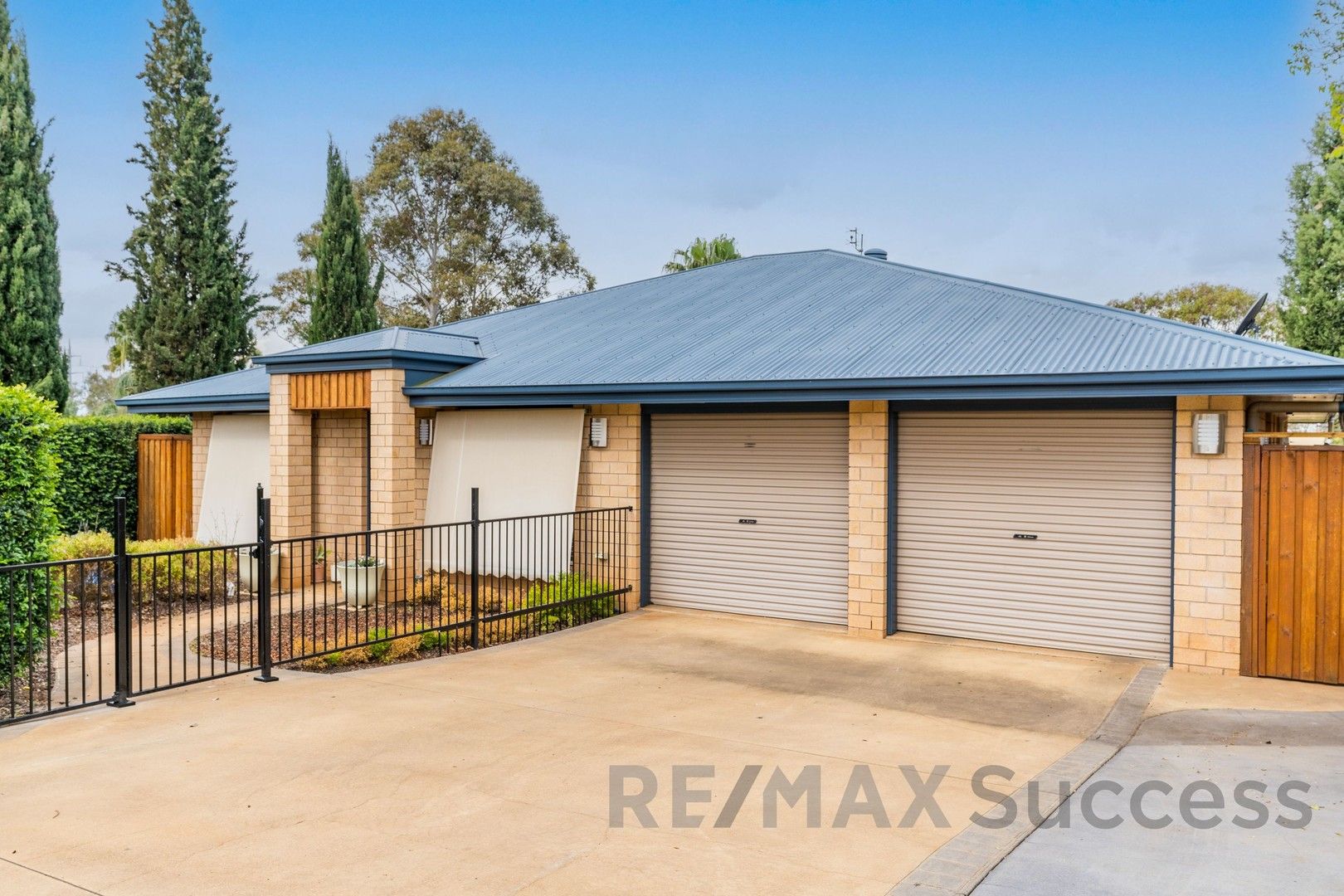 2 Hillcrest CRT, Kearneys Spring QLD 4350 House For Rent Domain