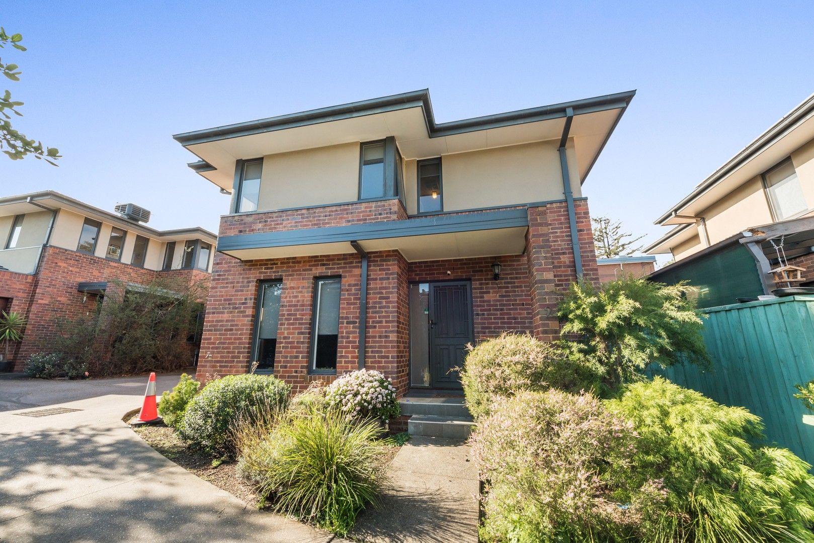 3 bedrooms House in 2/14 Edgar Street HEIDELBERG VIC, 3084