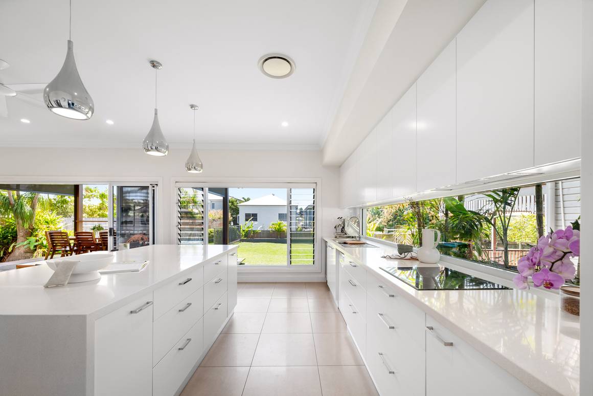 14 Perth Street Camp Hill 4152 - Image 3