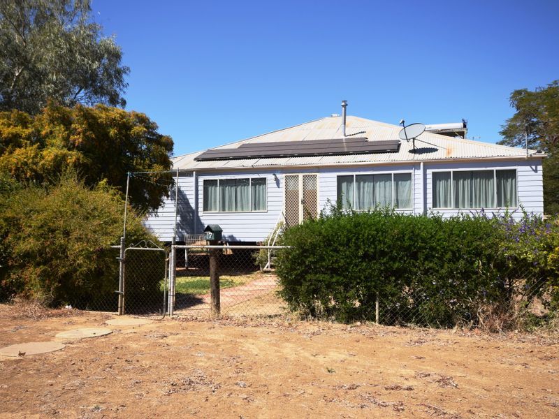 17 Wompoo Road, Longreach QLD 4730, Image 1