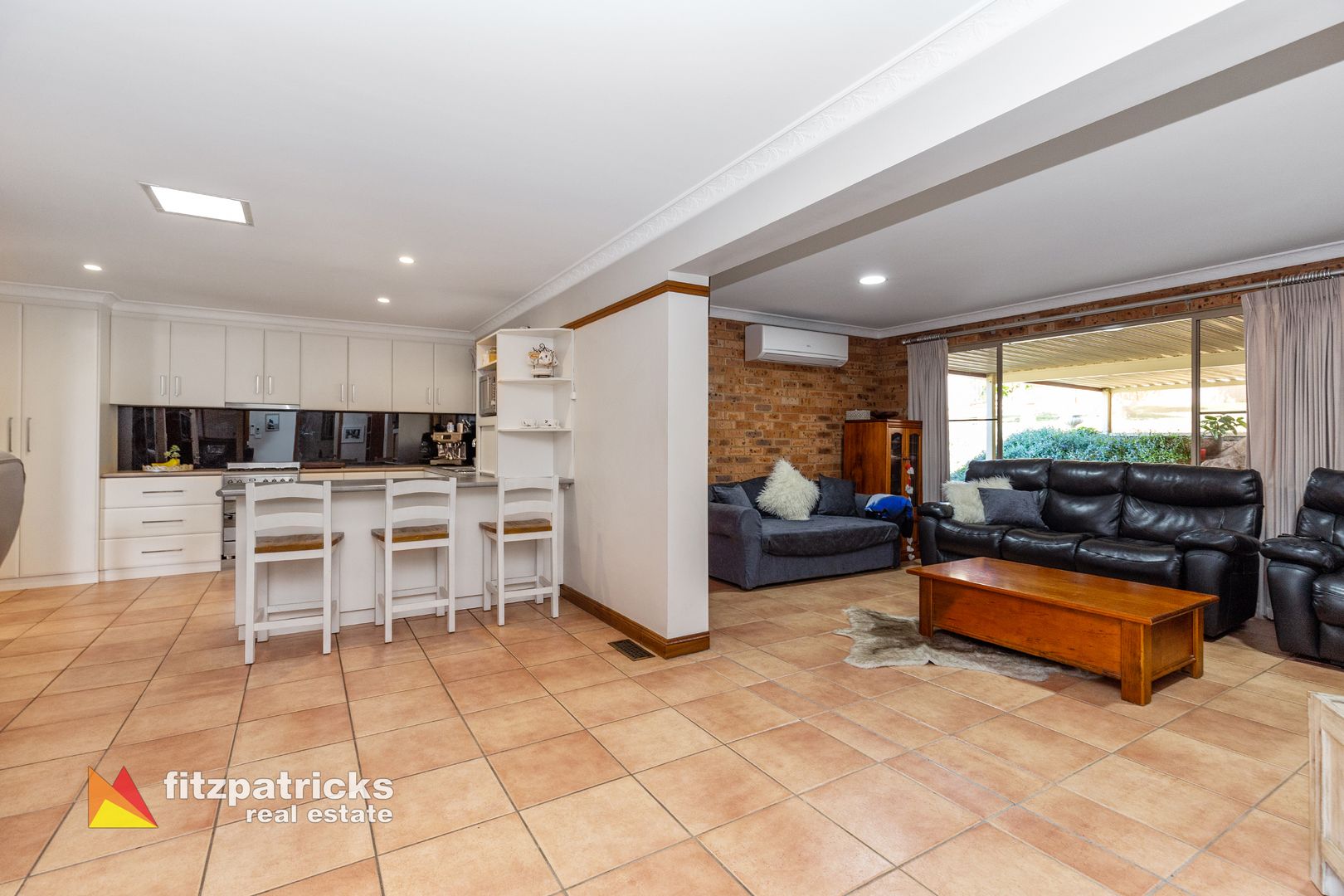 63 Simkin Crescent, Kooringal NSW 2650, Image 1