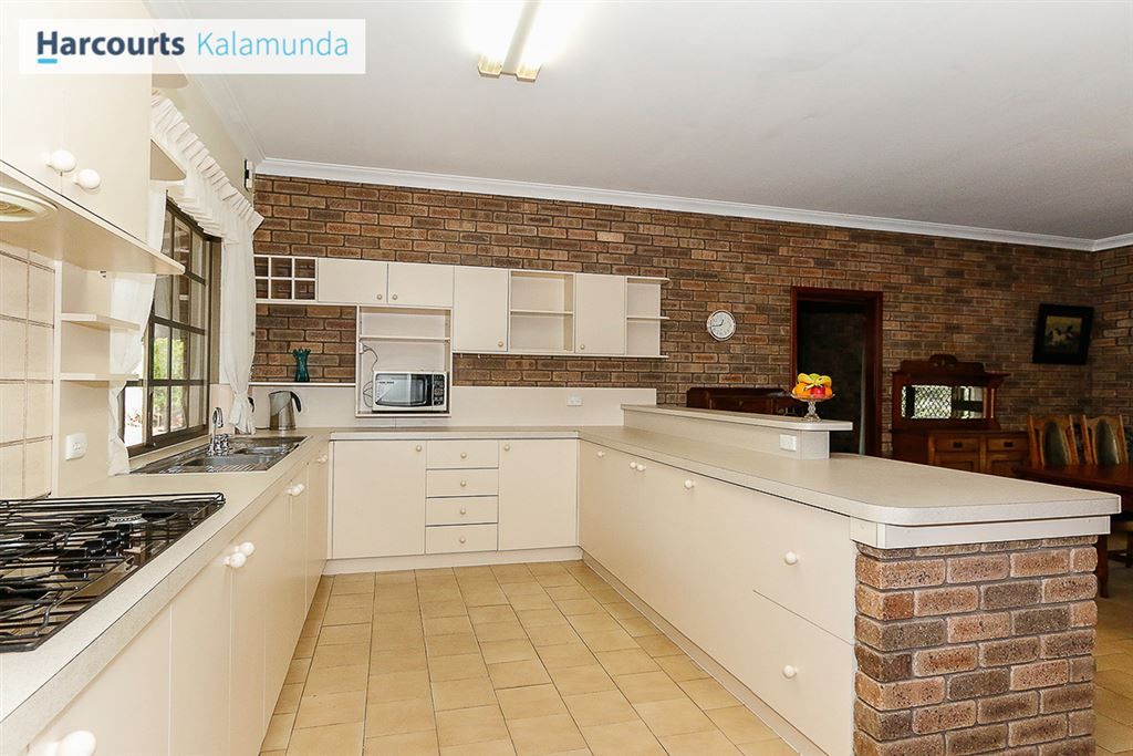 303 Hawtin Road, Forrestfield WA 6058, Image 2