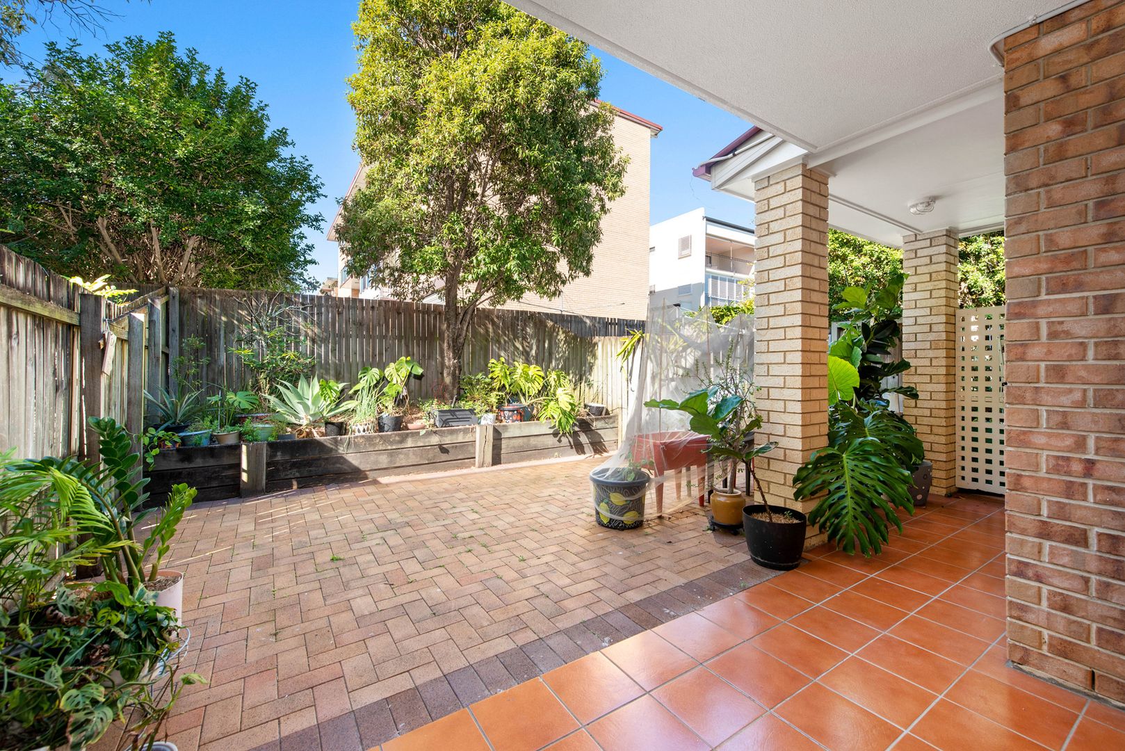 2/16 Knowsley Street, Greenslopes QLD 4120, Image 2