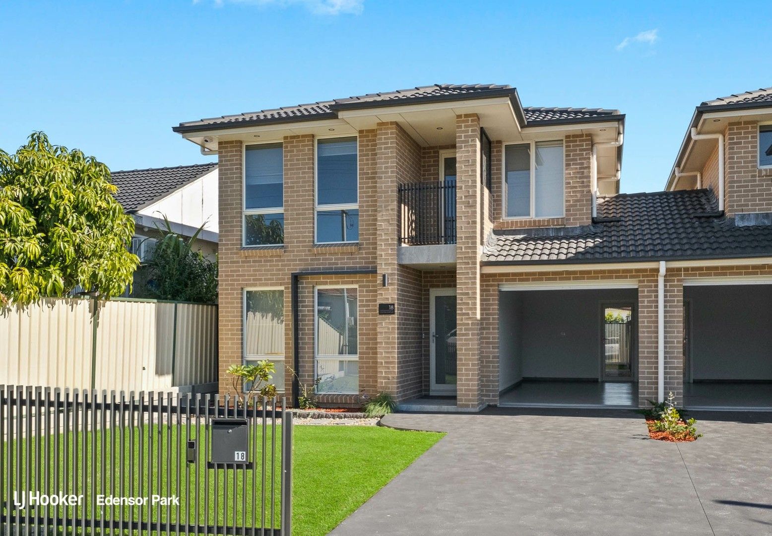 5 bedrooms House in 18 Andrew Avenue CANLEY HEIGHTS NSW, 2166