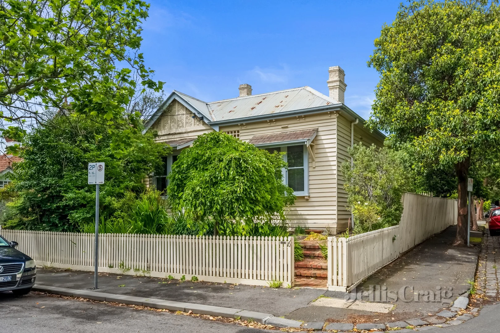 6 Mt Pleasant Grove, Armadale VIC 3143