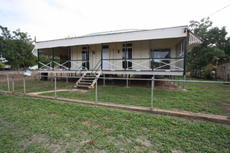 3 bedrooms House in 48 Plant Street RICHMOND HILL QLD, 4820