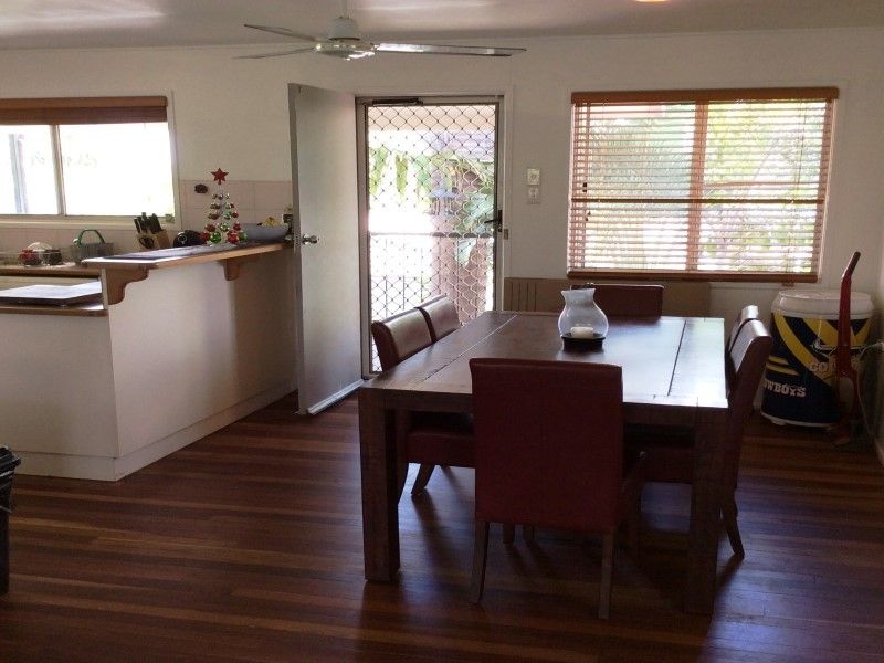 22 Lawless St, Blackwater QLD 4717, Image 2