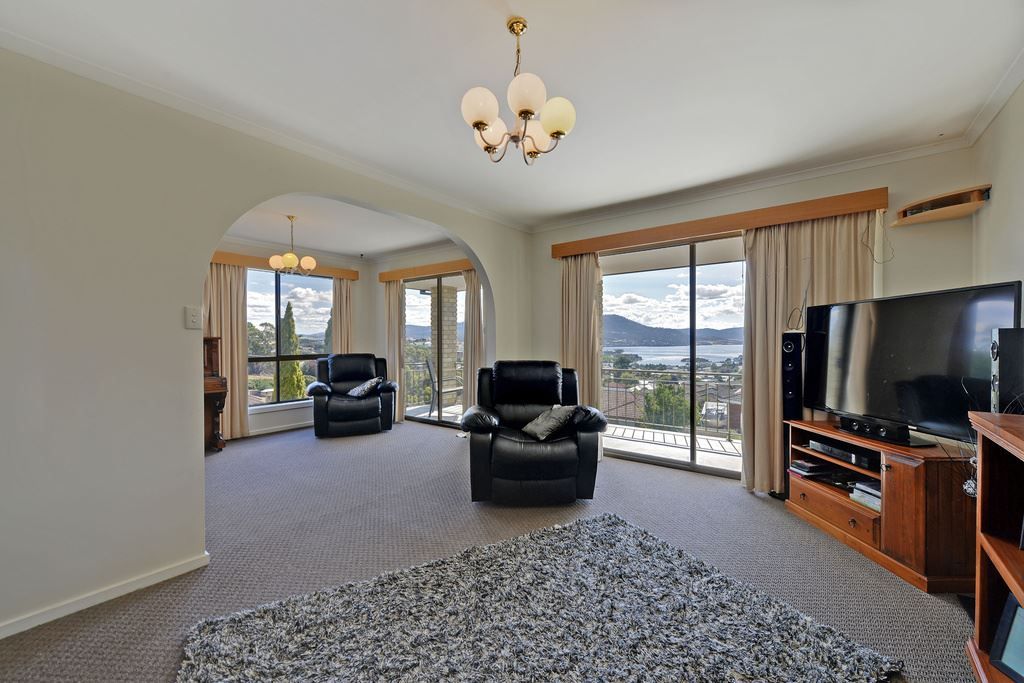 16 Selby Place, Berriedale TAS 7011, Image 2