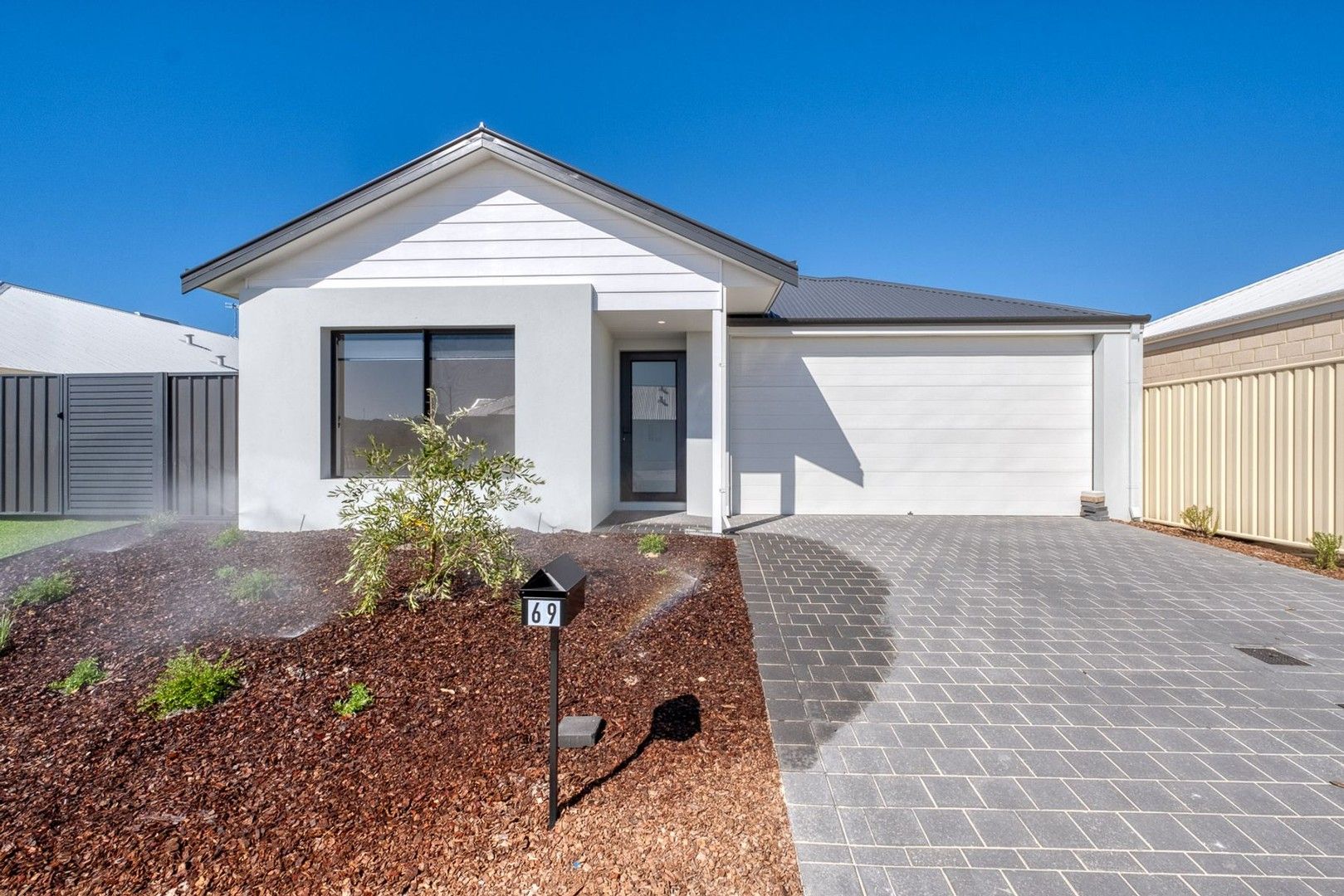 4 bedrooms House in 69 Kawana Boulevard DUNSBOROUGH WA, 6281