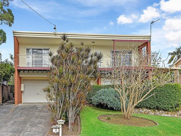 10 Bayside Drive, Green Point NSW 2251