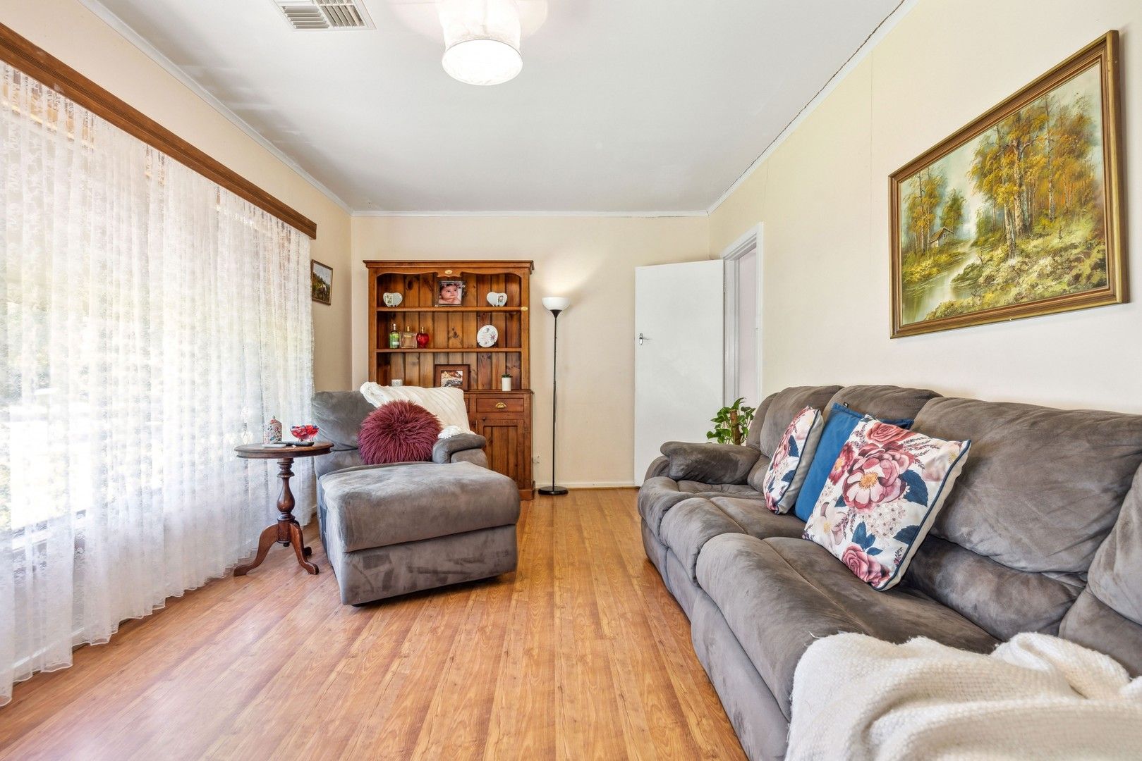 37 St Andrews Crescent, Novar Gardens SA 5040, Image 2