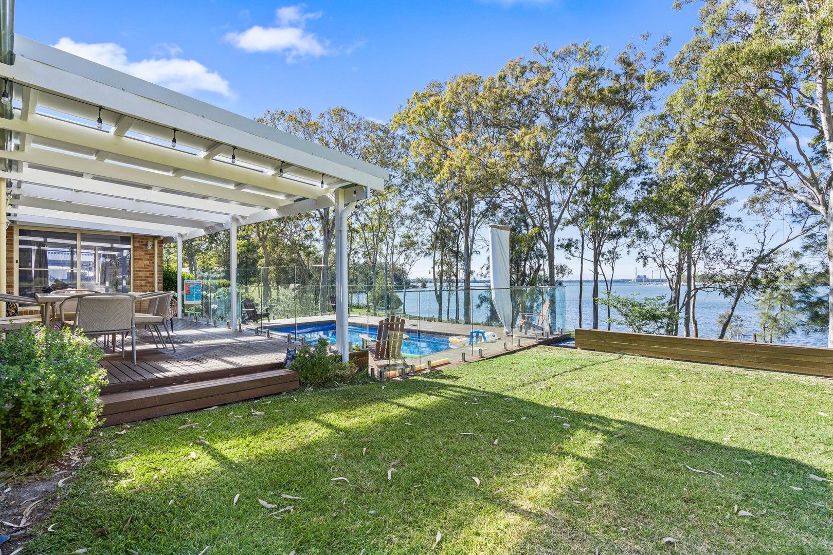 5 bedrooms House in 58 Bulgonia Road BRIGHTWATERS NSW, 2264