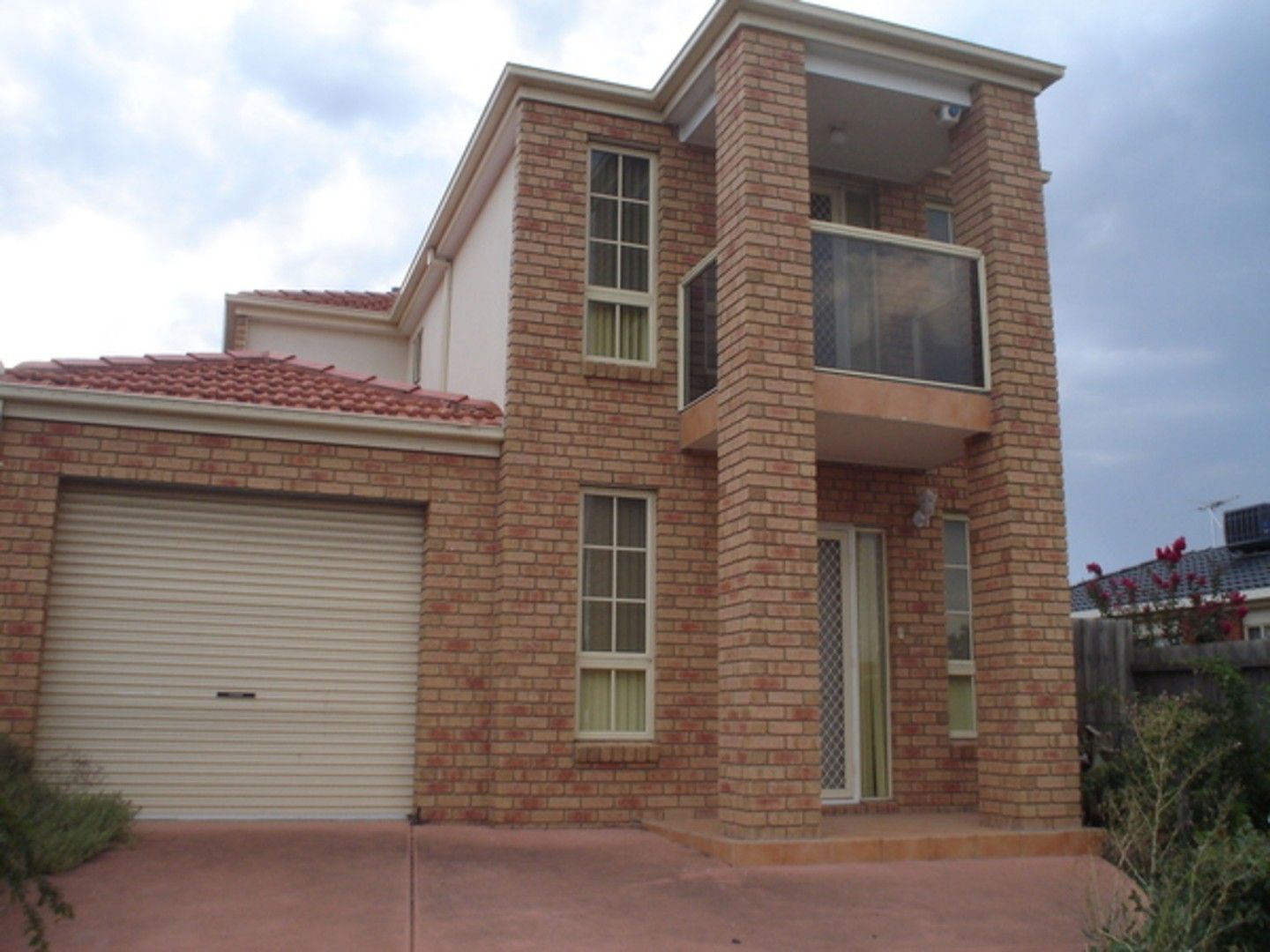 3 bedrooms Townhouse in 11a Brindalee Way HILLSIDE VIC, 3037